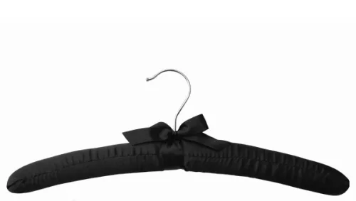Schwarzer Satin-Kleiderbügel