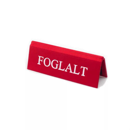 Reservierungsschild, rotes Kunstleder, weißer Druck, klein