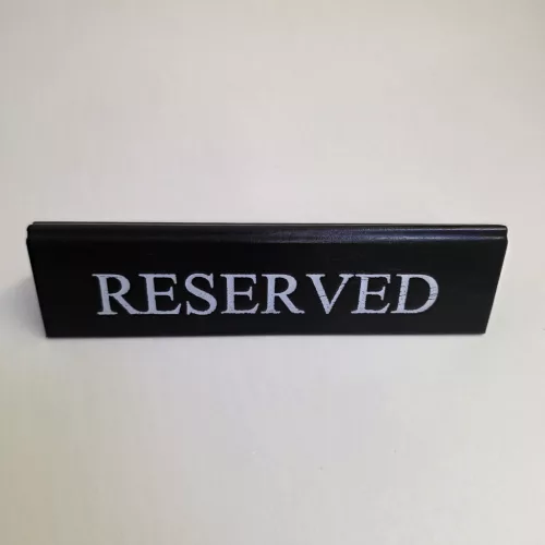 Tischschild RESERVED, schwarzes Kunstleder, weißer Druck, groß