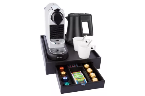 Space tálca 0,5L-es fekete vízforralóval és 2 fehér csészével